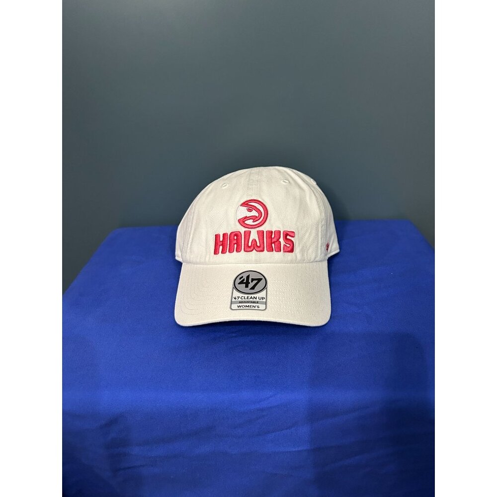 NWT Atlanta Hawks Womens Adjustable Clean Up Hat By 47 White With Pink Logo NBA